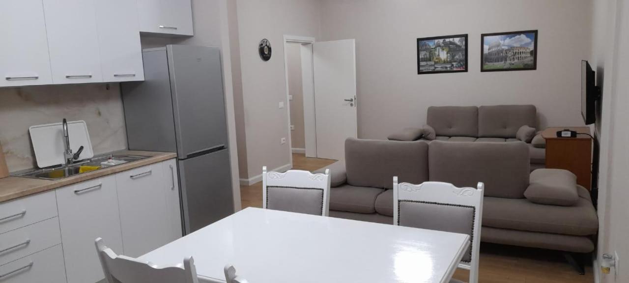 Odri Apartment Vlorë Buitenkant foto